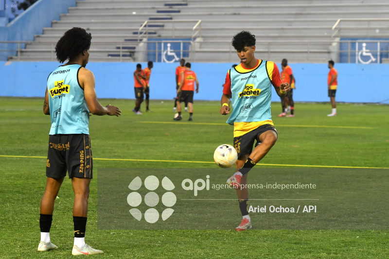FBL-LIGA ECUABET-MANTA-AUCAS