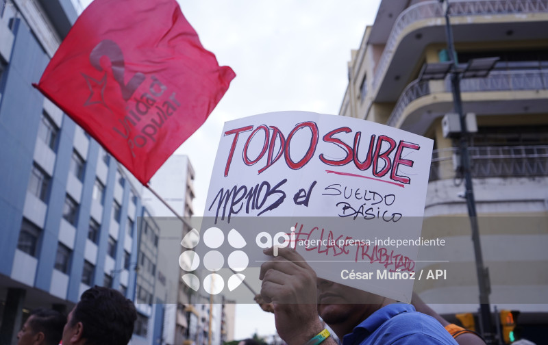 GYE-MARCHA CONTRA NOBOA