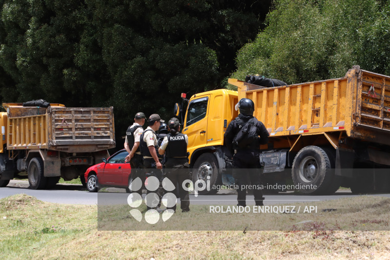 PROTESTA VOLQUETEROS QUITO