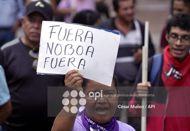 GYE-MARCHA CONTRA NOBOA