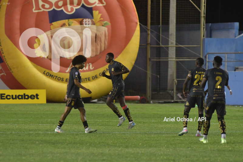 FBL-LIGA ECUABET-MANTA-AUCAS