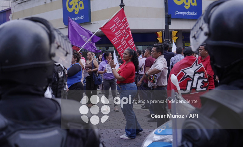 GYE-MARCHA CONTRA NOBOA