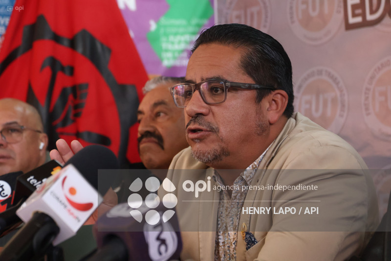 ORGANIZACIONES SOCIALES MANTIENEN MOVILIZACIONES