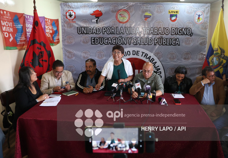 ORGANIZACIONES SOCIALES MANTIENEN MOVILIZACIONES