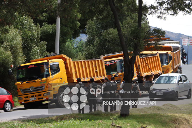 PROTESTA VOLQUETEROS QUITO