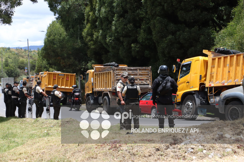PROTESTA VOLQUETEROS QUITO