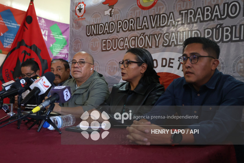 ORGANIZACIONES SOCIALES MANTIENEN MOVILIZACIONES