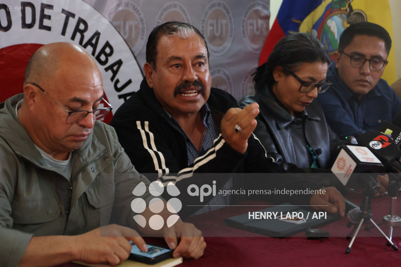 ORGANIZACIONES SOCIALES MANTIENEN MOVILIZACIONES