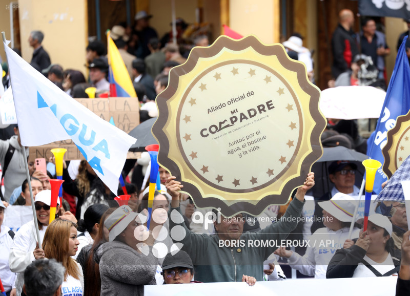 CUENCA-MARCHA POR EL AGUA-KIMSACOCHA