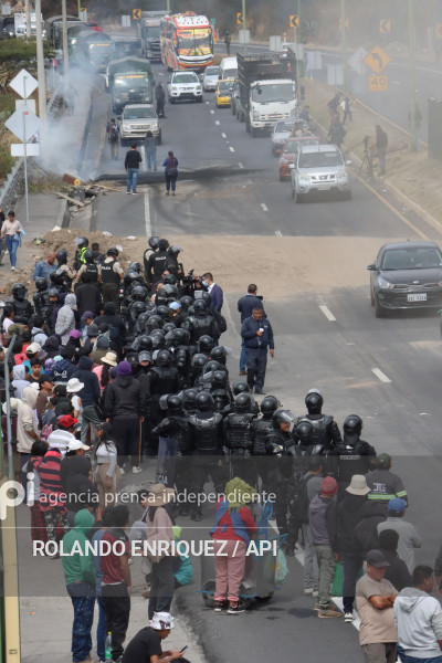 PROTESTAS PANAMERICANA NORTE QUITO
