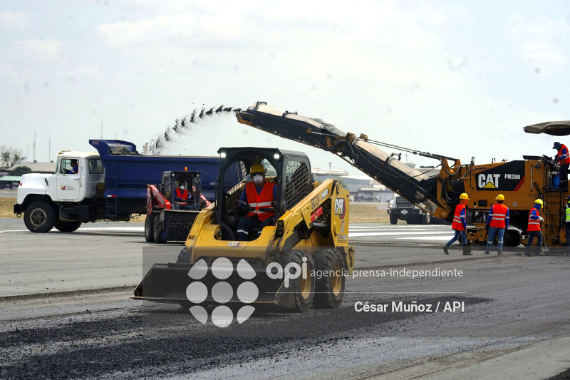 GYE-MANTENIMIENTO PISTA AEROPUERTO