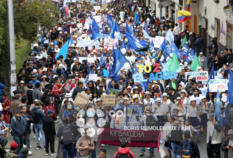 CUENCA-MARCHA POR EL AGUA-KIMSACOCHA