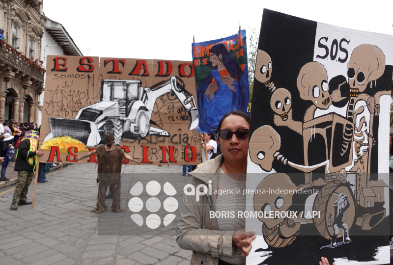 CUENCA-MARCHA POR EL AGUA-KIMSACOCHA