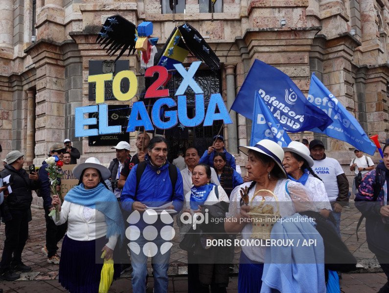 CUENCA-MARCHA POR EL AGUA-KIMSACOCHA