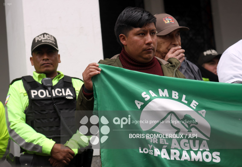 CUENCA-MARCHA POR EL AGUA-KIMSACOCHA