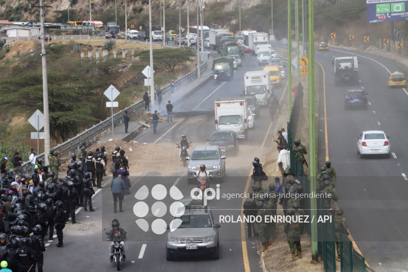 PROTESTAS PANAMERICANA NORTE QUITO