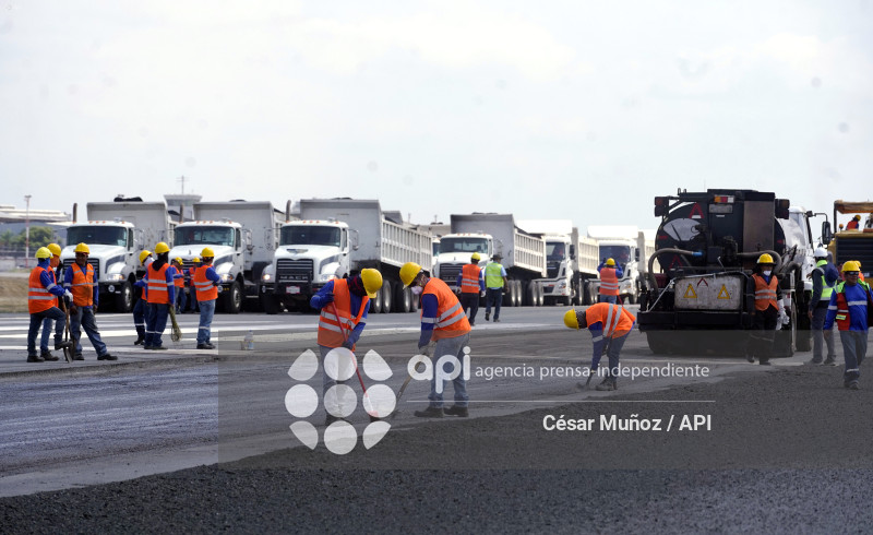 GYE-MANTENIMIENTO PISTA AEROPUERTO