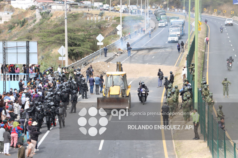 PROTESTAS PANAMERICANA NORTE QUITO