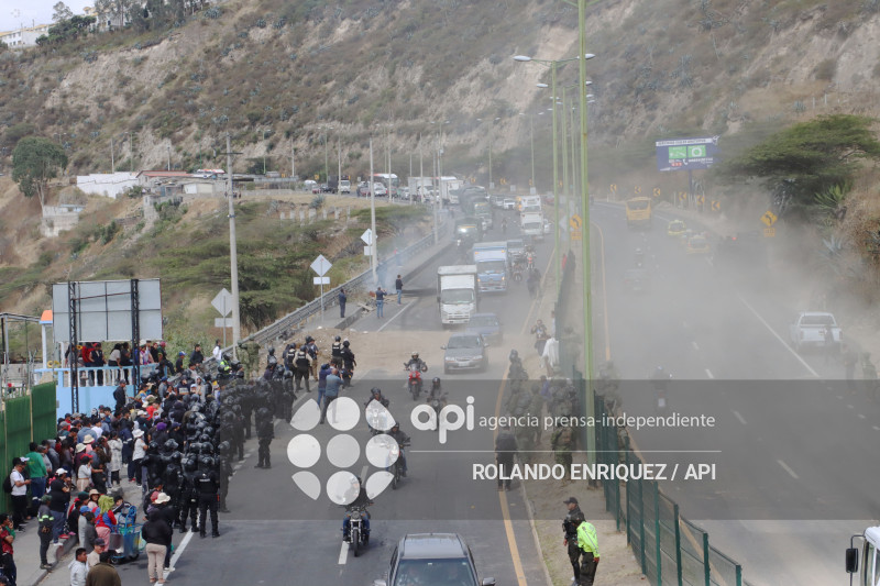 PROTESTAS PANAMERICANA NORTE QUITO