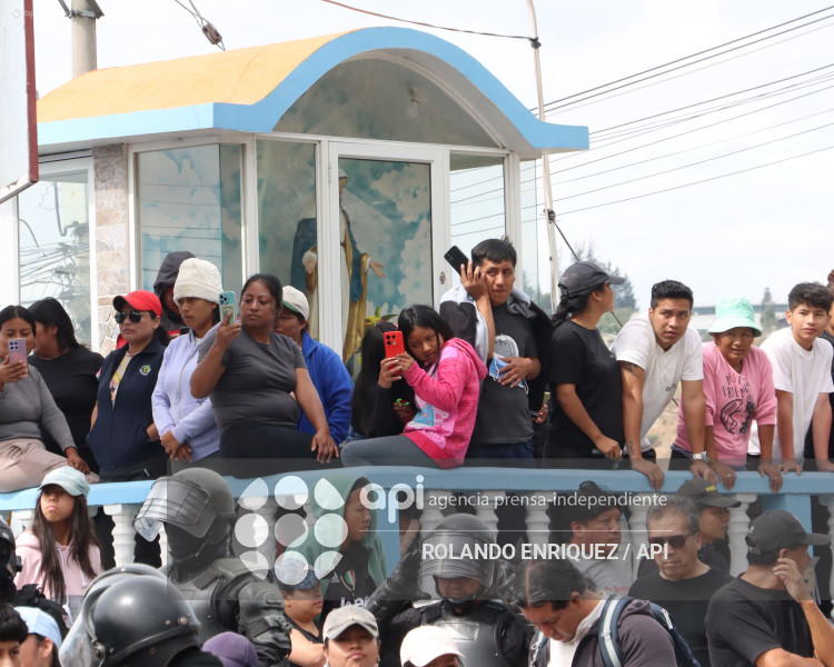 PROTESTAS PANAMERICANA NORTE QUITO