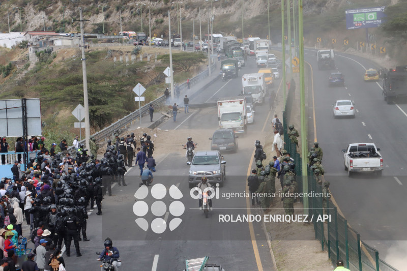 PROTESTAS PANAMERICANA NORTE QUITO