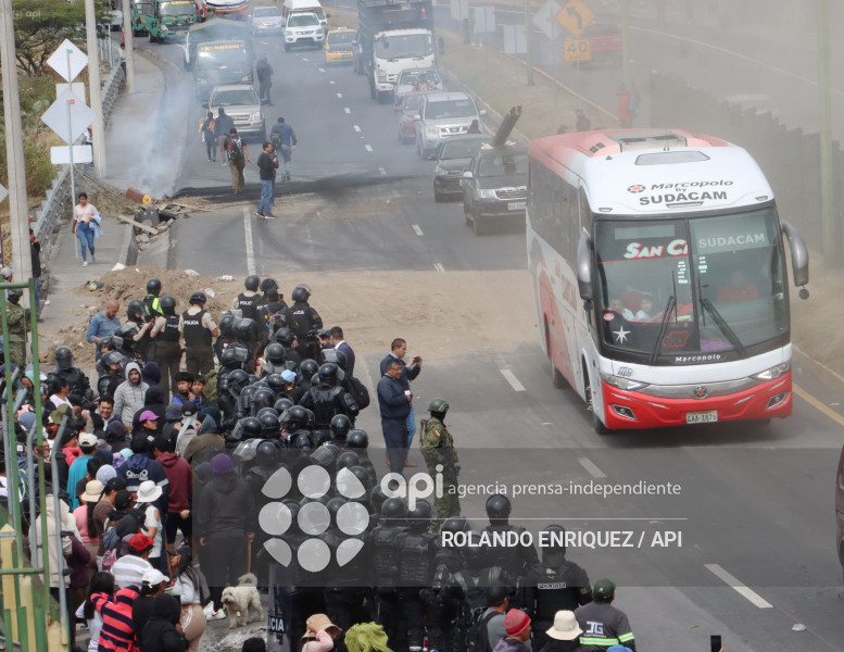 PROTESTAS PANAMERICANA NORTE QUITO