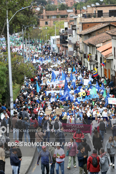 CUENCA-MARCHA POR EL AGUA-KIMSACOCHA