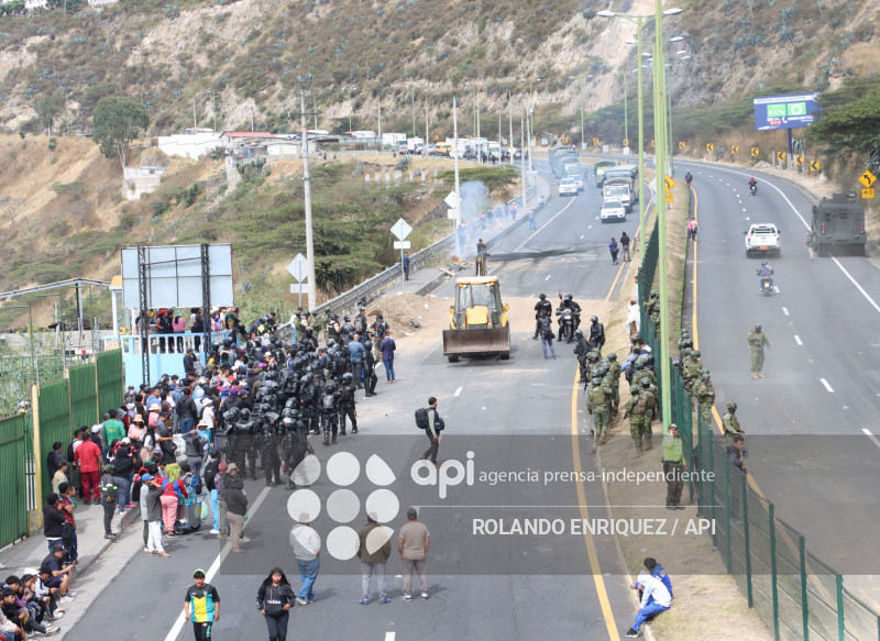 PROTESTAS PANAMERICANA NORTE QUITO