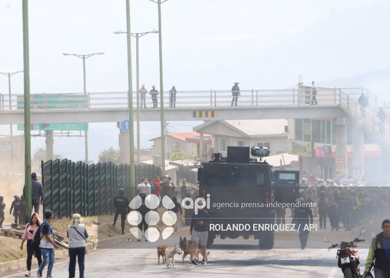 PROTESTAS PANAMERICANA NORTE QUITO