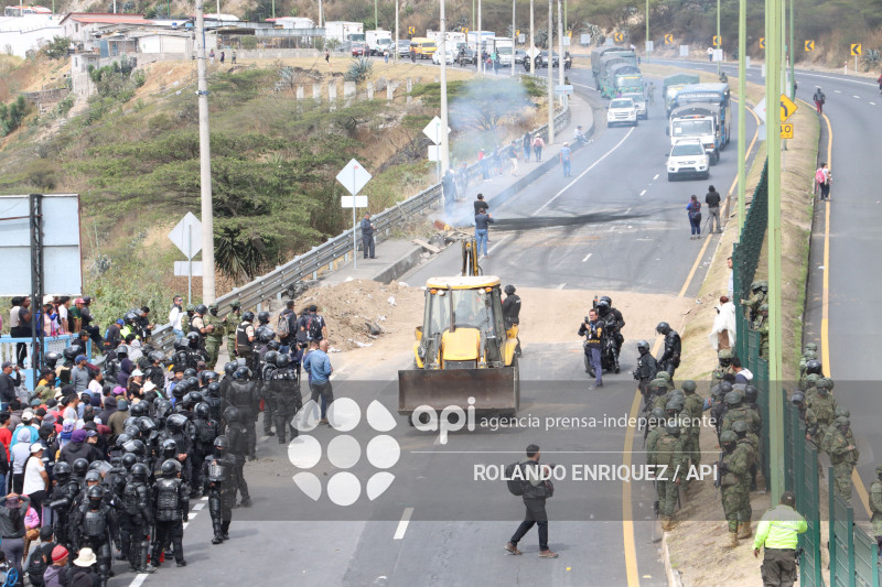 PROTESTAS PANAMERICANA NORTE QUITO