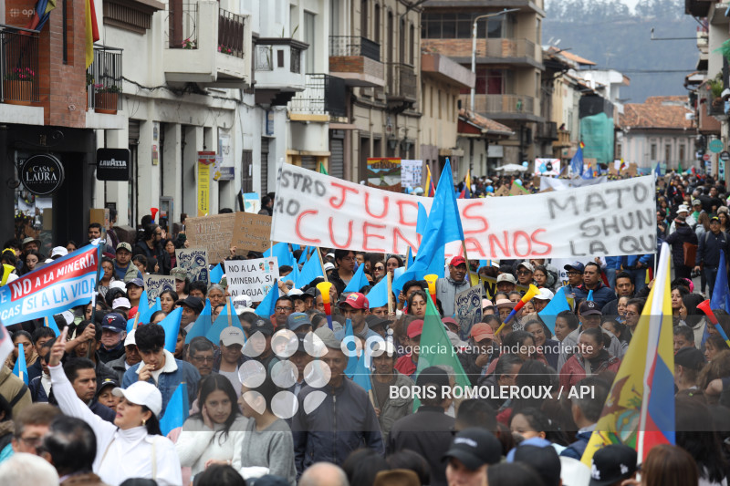 CUENCA-MARCHA POR EL AGUA-KIMSACOCHA