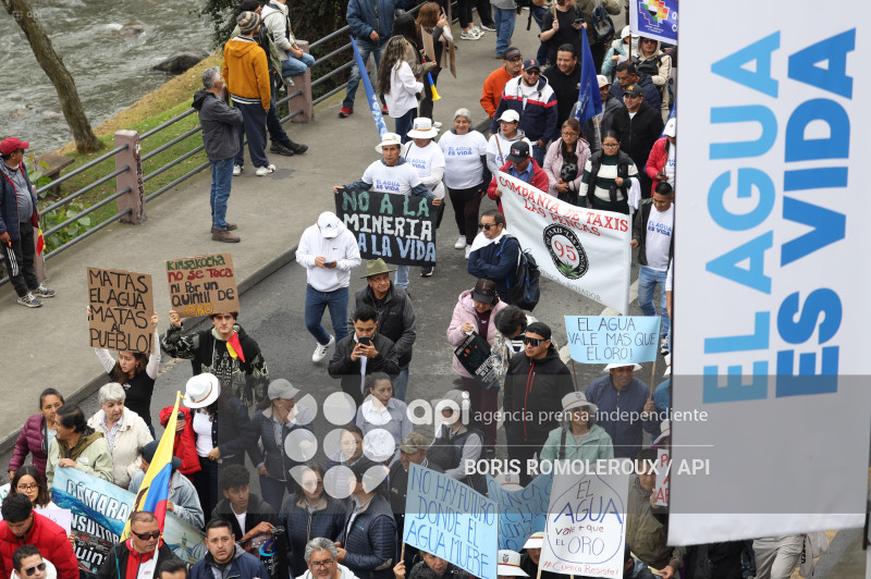 CUENCA-MARCHA POR EL AGUA-KIMSACOCHA