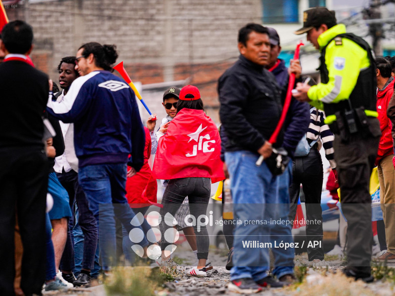 MARCHA ORGANIZACIONES SOCIALES LATACUNGA