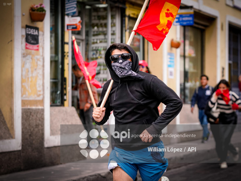 MARCHA ORGANIZACIONES SOCIALES LATACUNGA
