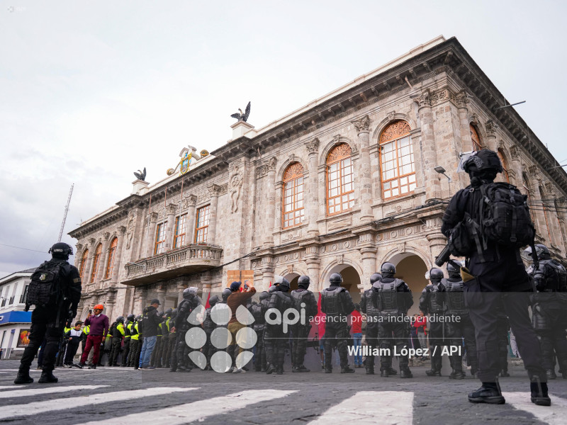 MARCHA ORGANIZACIONES SOCIALES LATACUNGA