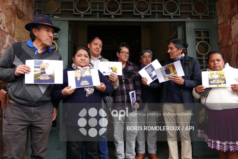 CUENCA-YAKU PEREZ-DENUNCIA A PRIMERA DAMA