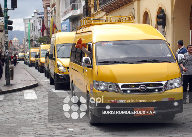 CUENCA-PROTESTA TRANSPORTE ESCOLAR-ALZA DIESEL