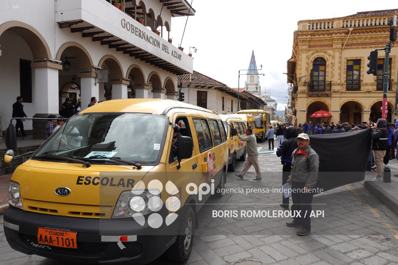 CUENCA-PROTESTA TRANSPORTE ESCOLAR-ALZA DIESEL