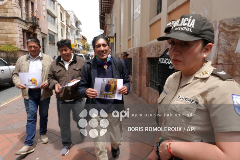 CUENCA-YAKU PEREZ-DENUNCIA A PRIMERA DAMA