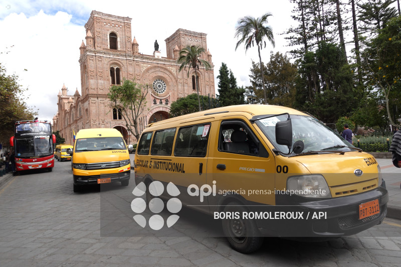 CUENCA-PROTESTA TRANSPORTE ESCOLAR-ALZA DIESEL