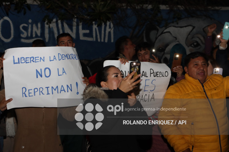 PLANTON CORTE CONSTITUCIONAL  RESPALDO A NOBOA