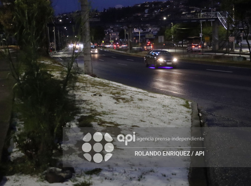 GRANIZO EN LA  LOMA DE PUENGASI