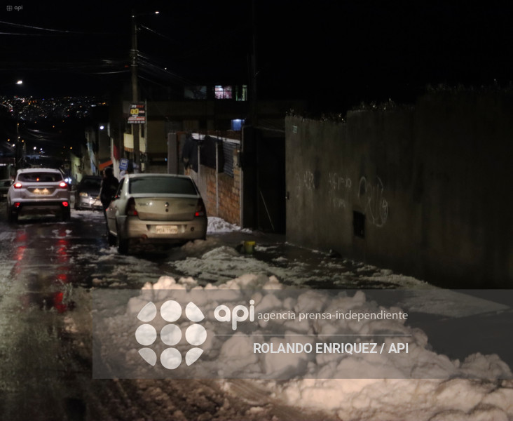 GRANIZO EN LA  LOMA DE PUENGASI