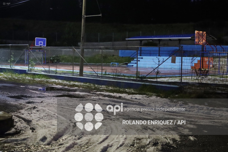 GRANIZO EN LA  LOMA DE PUENGASI