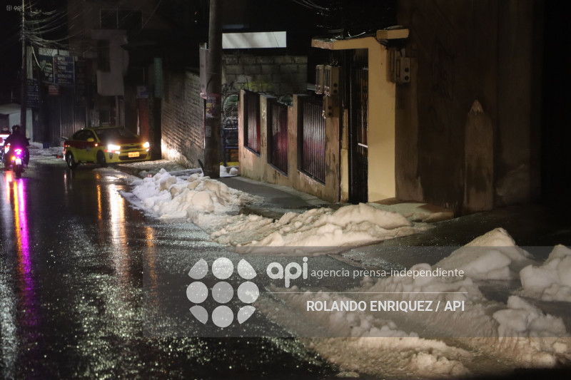 GRANIZO EN LA  LOMA DE PUENGASI