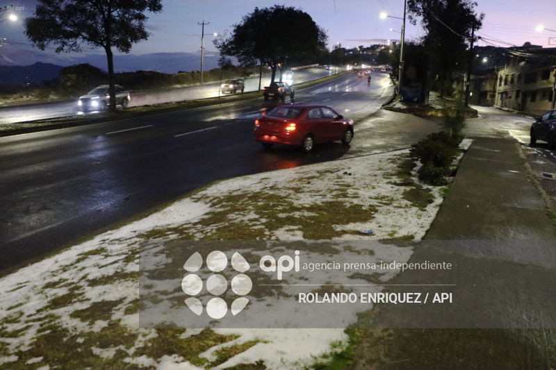 GRANIZO EN LA  LOMA DE PUENGASI