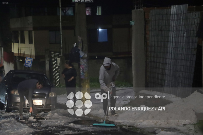 GRANIZO EN LA  LOMA DE PUENGASI