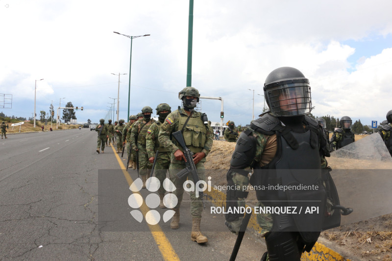 INDIGENAS PANAMERICANA LATACUNGA