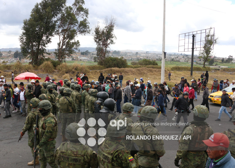 INDIGENAS PANAMERICANA LATACUNGA