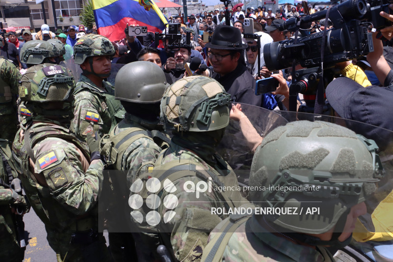 MARCHA CONAIE LATACUNGA